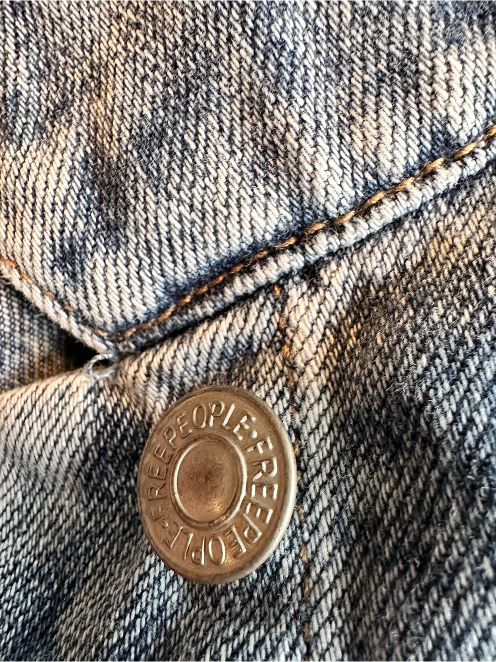 Free People Classic Light Wash Denim Jacket Size M - Picture 3 of 5